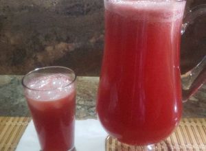 Una foto de Agua fresca de sandía con menta (yerbabuena)
