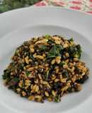 Falso pilaf de freekeh con lentejas beluga
