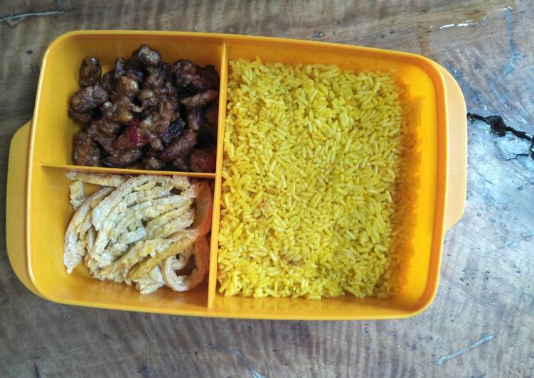 Nasi Kuning Ricecooker