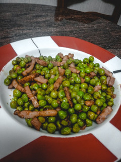 Una foto de Guisantes con bacon