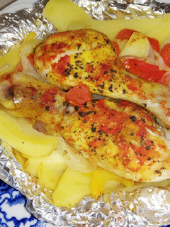 Mediterrán csirkecsomagok 🍗🍍🍅🌶️🍯 recept fotója