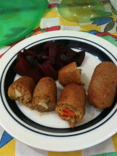 Una foto de Croquetas de pollo con sorpresa!