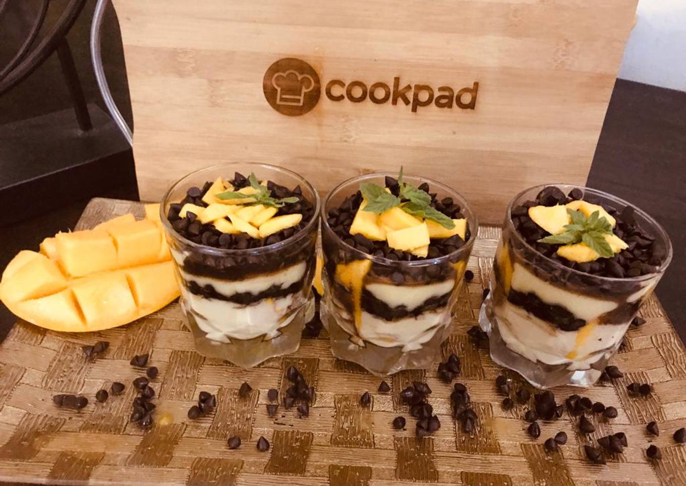 Mango Chocolate Dessert
