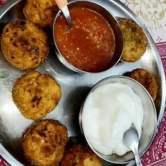 A picture of Fried momos.