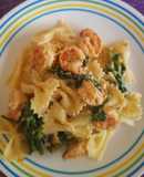 Pasta con camarones a la florentina