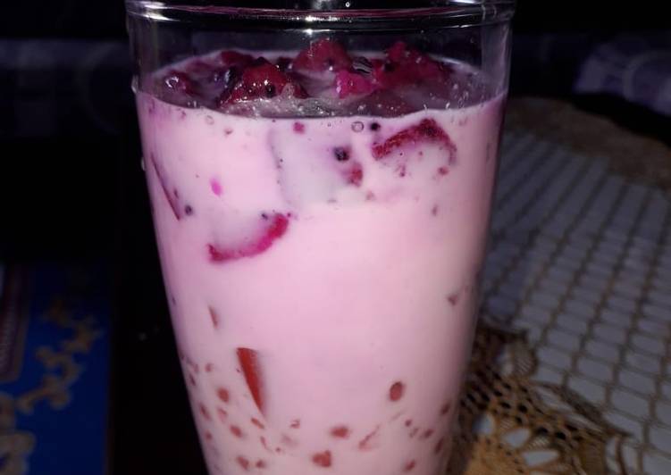 Dragon fruit sago milk