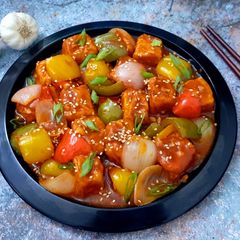 A picture of Garlic Chilli Paneer.