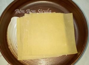 Hình của món Tự làm Lá Hoành Thánh.