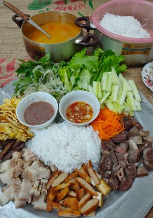 Hình của món Bún mẹt (mâm) nhà làm^^.