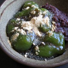 A picture of Matcha Warabi Mochi.