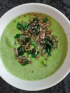 ओल्या नारळाची चटणी (olya naradcha chi chutney recipe in marathi) रेसिपी चे मुख्य फोटो