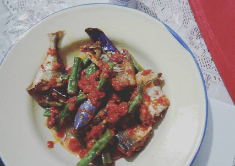 Langkah Mudah untuk Membuat Balado ikan asin+terong+kacang panjang 😉😊, Lezat