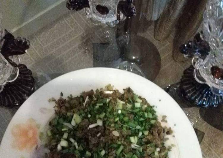 Recipe of Hara lehsan with bajrey ki roti with baigen ka bhurta