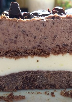Una foto de Torta helada de chocolate y limón