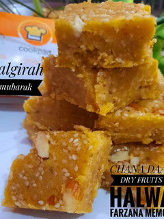 A picture of Chana daal dry fruits halwa.