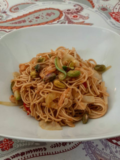 Una foto de Fideos de arroz con verduras