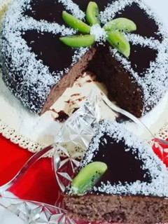 عکسی از دستور تزئین کیک النا (۲) 😋😍 پاند اسپانیا با پودر کاکائو