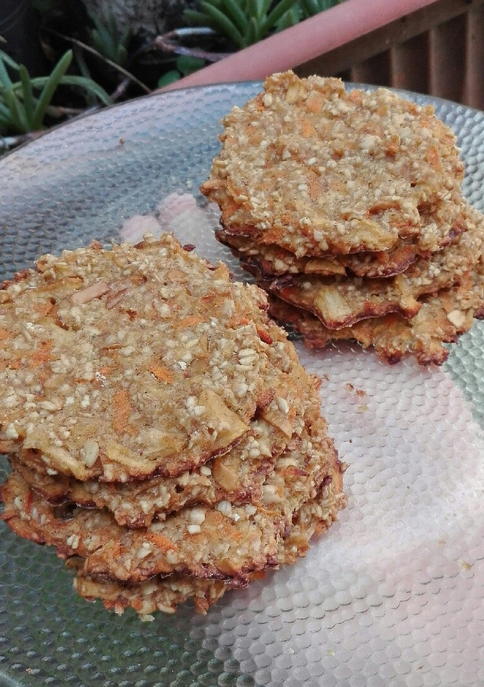 Una foto de Galletitas de manzana y zanahoria Fit sin azúcar y manteca!