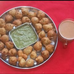 A picture of Monsoon Special Methi Gota/pakoda.