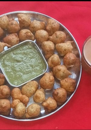 A picture of Monsoon Special Methi Gota/pakoda.