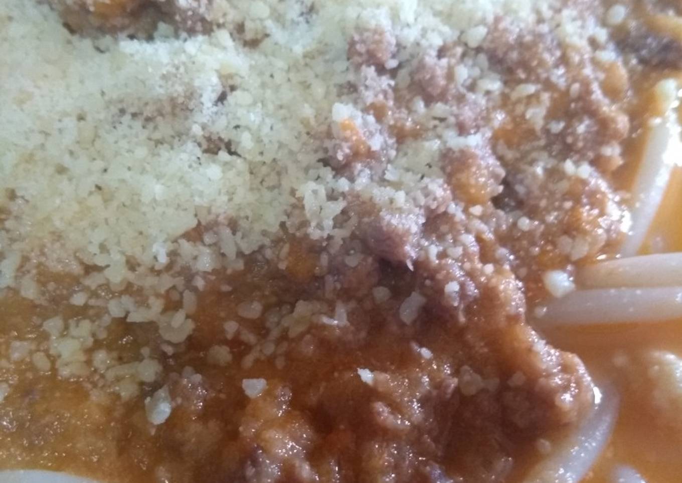 Spaguettis en salsa boloñesa