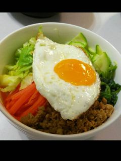 Foto resep Bibimbap (korean rice bowl) ala Vileen ~