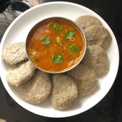 A picture of Sabut moong idli.