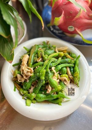 Hình của món Bí Nụ Xào Nấm Hoàng Kim Chay.