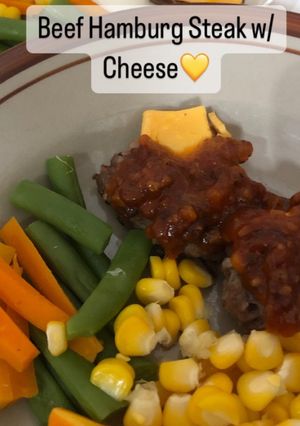 Foto resep Beef Hamburg Steak w/ Cheese (Steak Daging Giling)