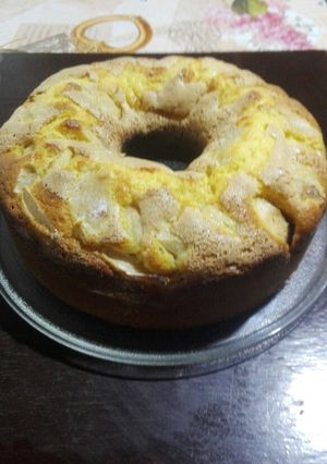 Una foto de Torta batida con manzanas verdes