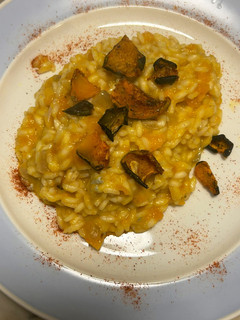 Foto di Risotto di zucca e gorgonzola con chips di zucca