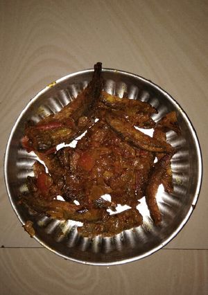 A picture of Tomato tudi fish fry.