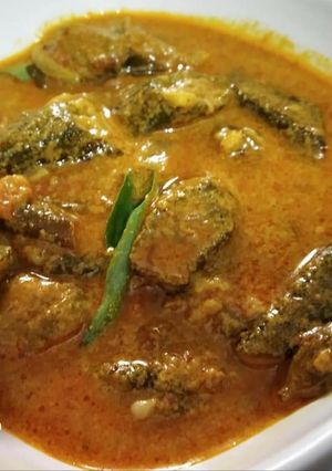 A picture of Vendakka mappas/ (Bhindi/lady's finger cooked in coconut milk).