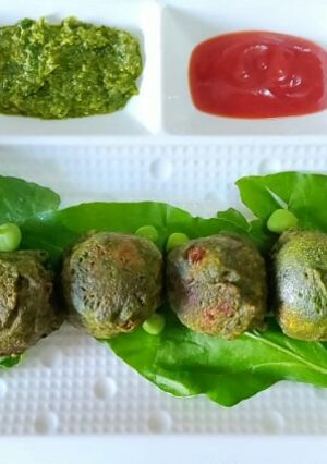 A picture of Stuffed Matar-Paneer Bombs.