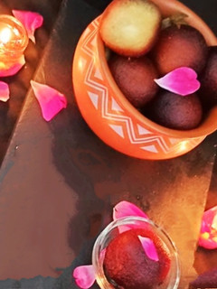 गुलाब जामुन (gulab jamun recipe in Hindi) रेसिपी मुख्य फोटो