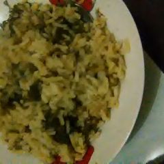 A picture of Rice fried with kales.