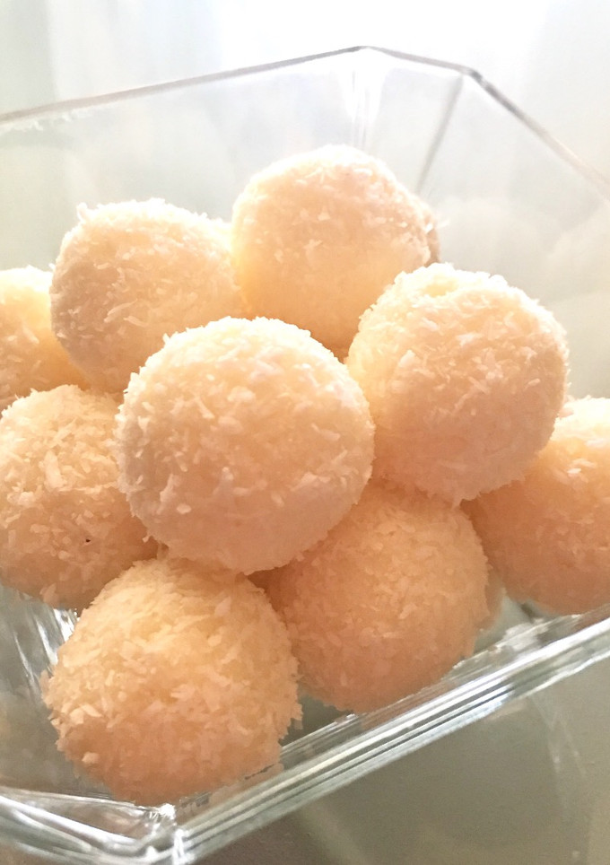 Una foto de Bolitas de coco 🍬