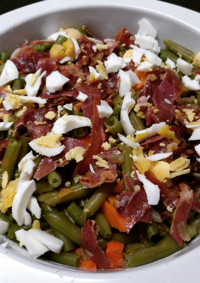 Una foto de Judías verdes con jamón y huevo