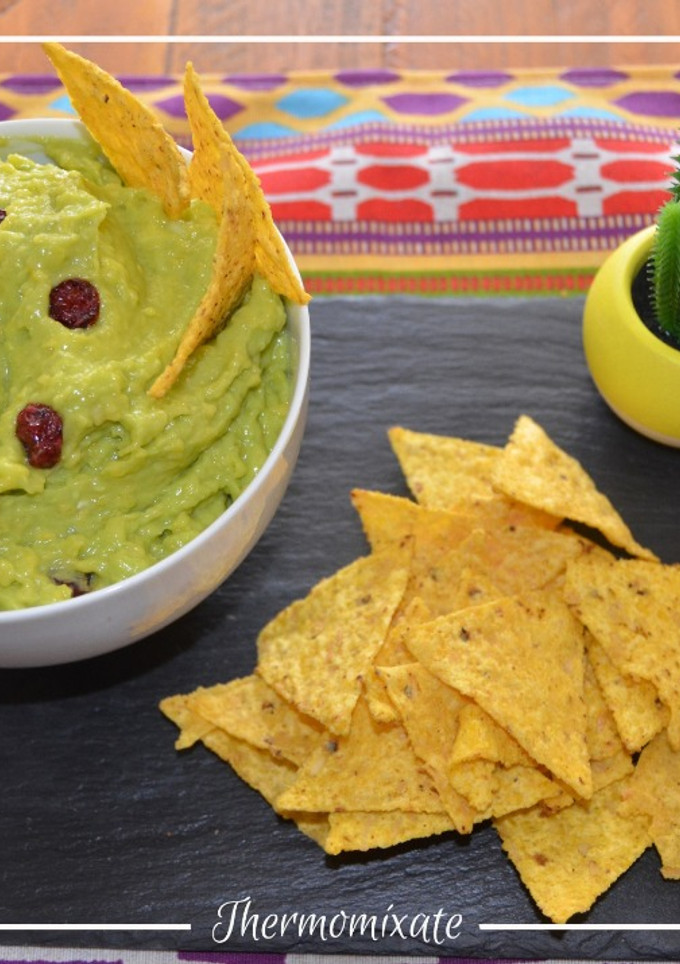 Una foto de Guacamole con mango y arándanos rojos con Thermomix