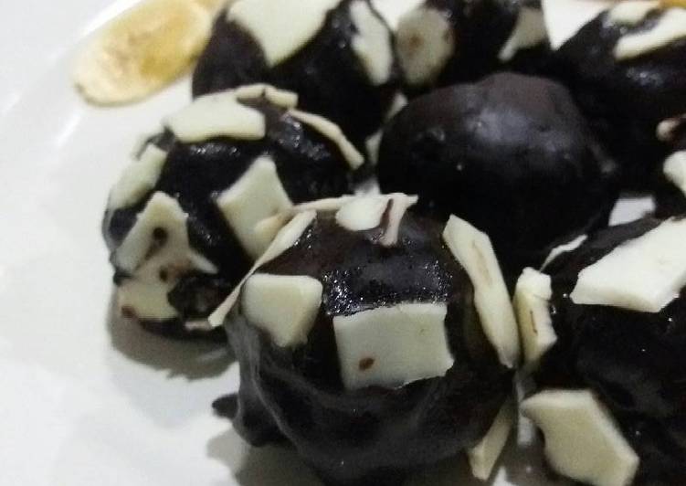 Healthy Choco Oreo Oatmeal Truffle