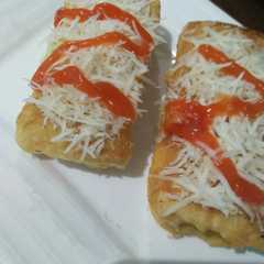 A picture of Roti goreng mac.