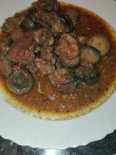 Una foto de Higadito de pollo con champiñones en la olla GM g
