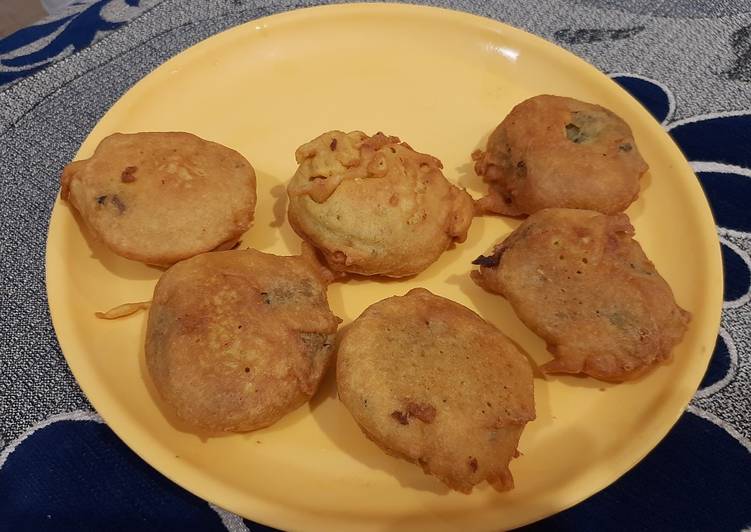 Easiest Way to Prepare Super Quick Homemade Aalu Bade