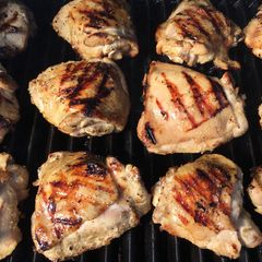 A picture of Lemongrass chicken thighs.