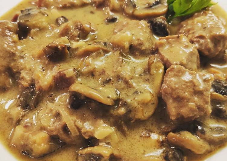 Ricetta Spezzatino Di Vitello Cremoso Ai Funghi Di La Cucina Di Dany Mimmi Cookpad