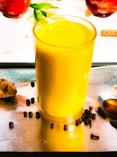 हल्दी दूध (haldi doodh recipe in Hindi) रेसिपी मुख्य फोटो