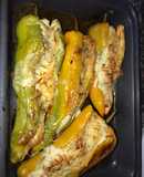 Pimientos gratinados, rellenos de cerdo