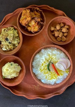 A picture of Paanta Bhaat (Bengali lunch).