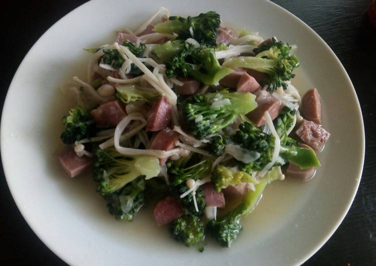 Langkah Mudah untuk Membuat Tumis brokoli dan jamur enoki, Lezat