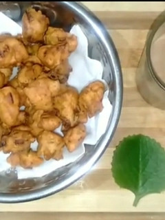 கற்பூரவள்ளி இலை பக்கோடா செய்முறை முக்கிய புகைப்படம்